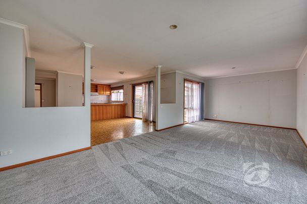 FAMILY HOME IN CRANBOURNE NORTH - Photo 1