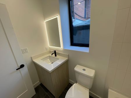 For Lease - 1821 Davenport Road Unit# Main, Toronto, Ontario - Photo 3