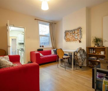 6 bedroom house to rent - Photo 1