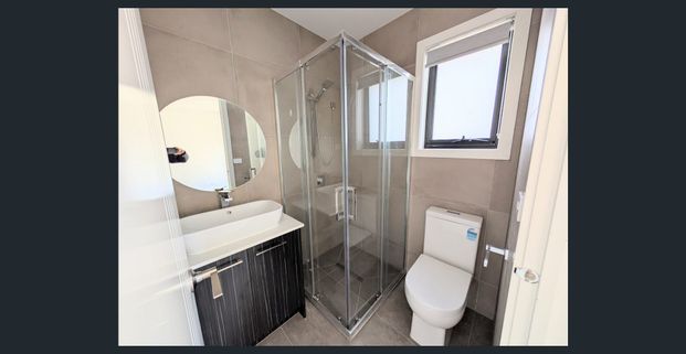 5/69 Danwview Crescent, Roxburgh Park, Vic 3064 - Photo 1