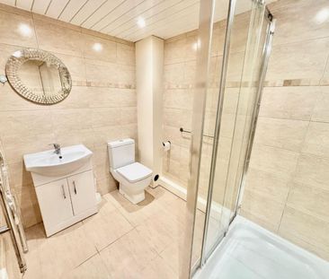 2 bedroom Flat To Let - Photo 5