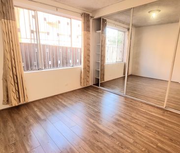 Spacious & Prime location 2 Bedroom Unit Lakemba - Photo 4