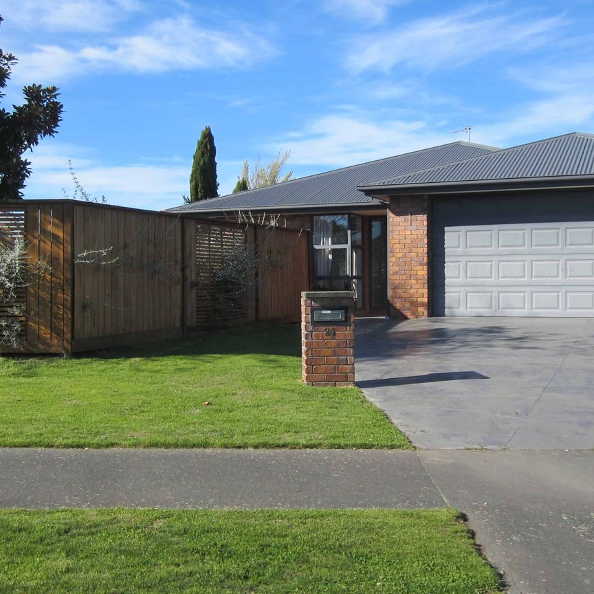 Spacious 3 Bedroom Home - Photo 1