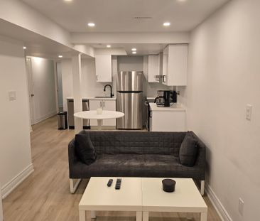 For Lease - 8 Samba Street, Richmond Hill, Ontario - Photo 3