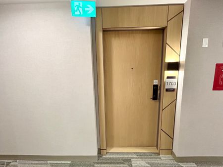 For Lease - 202 Burnhamthorpe Road Unit# 1703W, Mississauga, Ontario - Photo 3