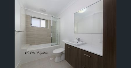 Modern 3 bedrooms townhouses. Please email to office@jkelite.com.au or send text message on 0490 893 336 for enquiries and inspections. Thank you. - Photo 5