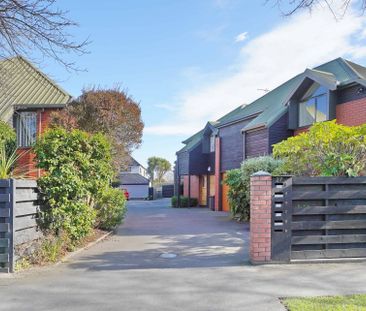 Fully Furnished Jewel in Prime City Location - Photo 2