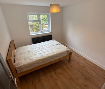 4 Bed Terraced House, London, E5 - Photo 6