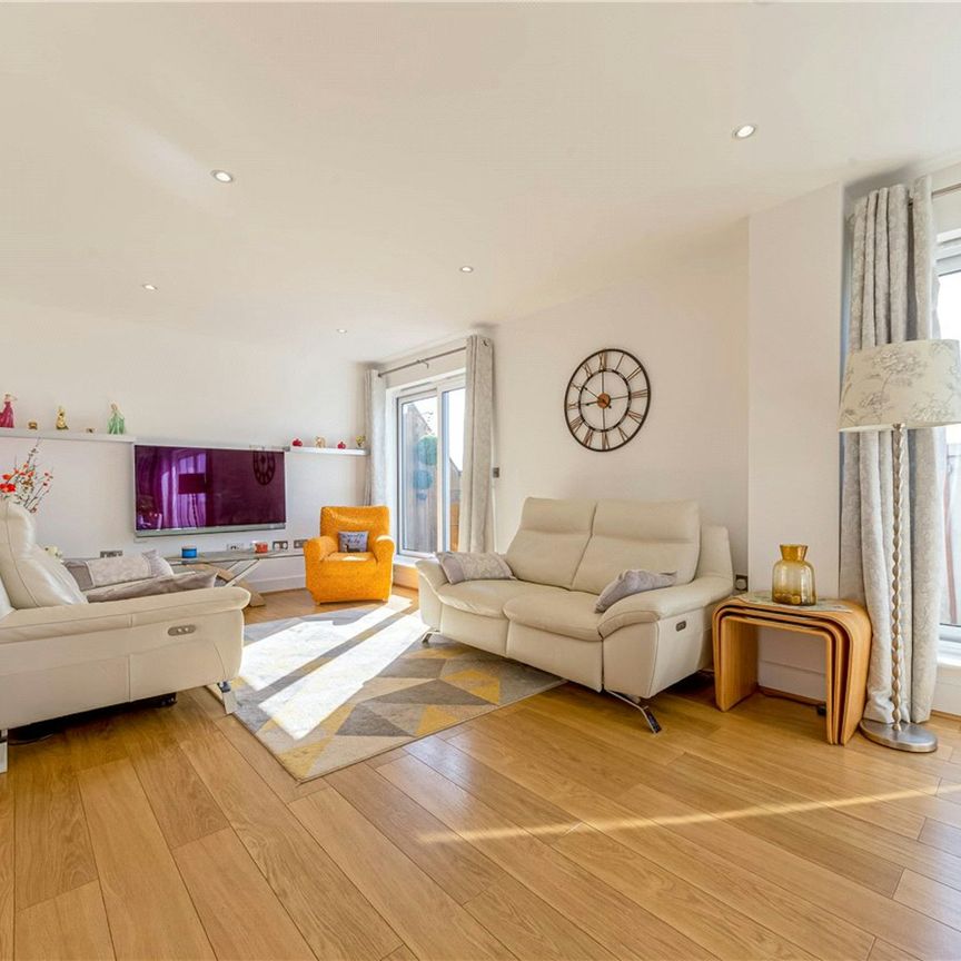 Roma House, Charrington Place, St. Albans, AL1 3NX - Photo 1