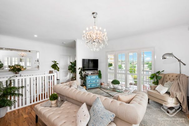 Beautifully appointed riverside 4 Bedroom Queenslander Unfurnished in prime location - Photo 1