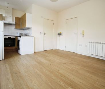 Dagnall Park, South Norwood, UK, SE25 5PL - Photo 4