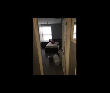 Studio Flat, York Road, LS9 - Photo 2