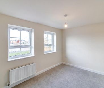 3 bedroom semi-detached house to rent - Photo 3