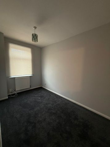 2 Bed Terraced House, Partridge Square, E6 - Photo 2