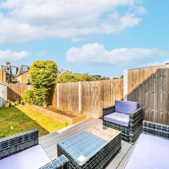 3 bedroom flat to rent - Photo 1