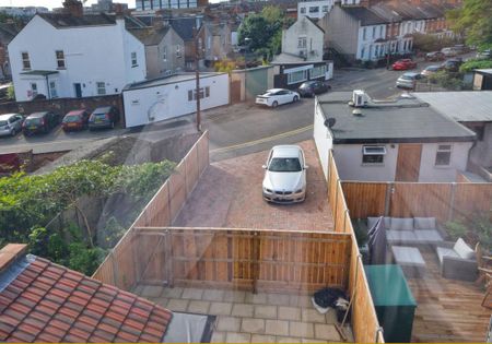 3 bedroom flat to rent - Photo 5