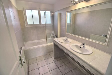 Location appartement 4 pièces, 81.79m², Perpignan - Photo 2