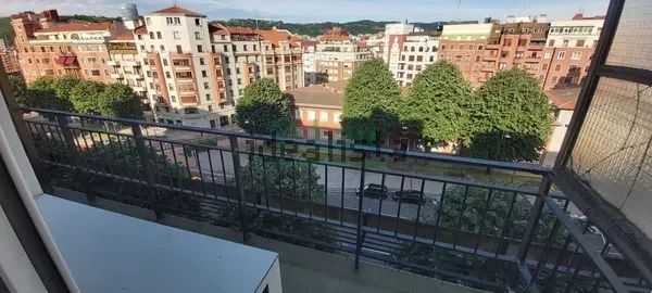 Alquiler de piso en Avenida del Ferrocarril - Foto 1