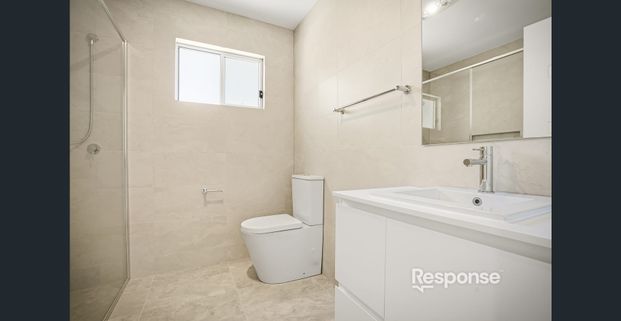 Brand New! Stylish 2-Bedroom Granny Flat in Prime St Clair Location - Photo 1