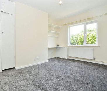 Bungalow to rent on - Photo 4