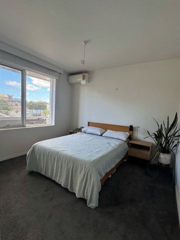 Sunny Style In Lifestyle Pocket - Photo 4