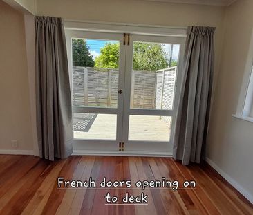 Newly decorated 4BR Home in popular Trentham - Photo 4