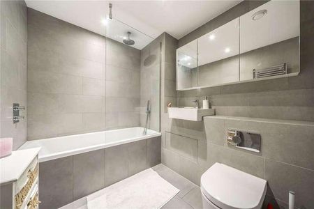 Hawthorne Crescent, Greenwich, SE10 - Photo 2