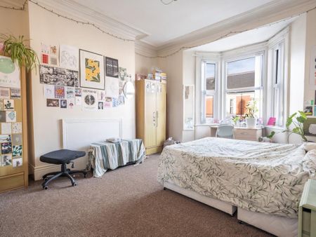 3 bedroom flat to rent - Photo 2