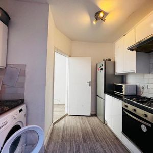 House share to rent - Photo 2