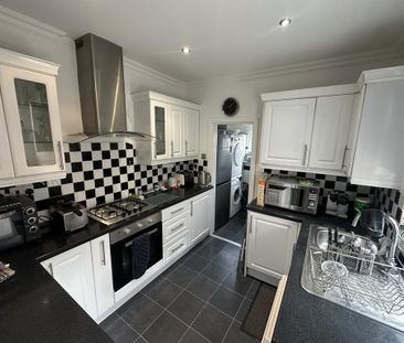 2 bedroom semi-detached house to rent - Photo 6