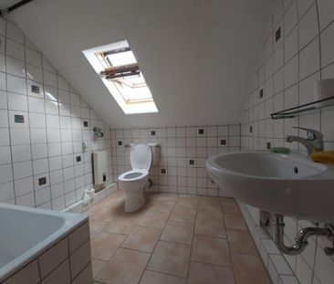 Helle Dachgeschosswohnung im schönen Altbau – Oberbarmen - Photo 2