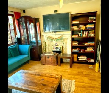 3 Bed Terraced House, London, SE3 - Photo 2