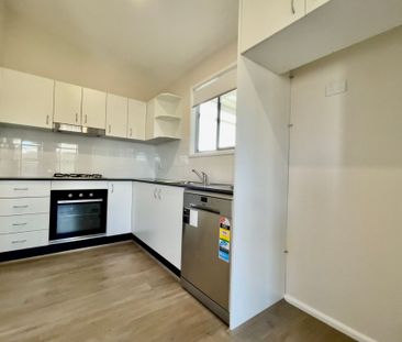 LOW MAINTENANCE LIVING!! - Photo 5