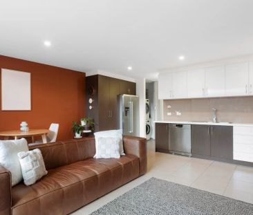 Townhouse for Rent in Parkdale - Photo 2