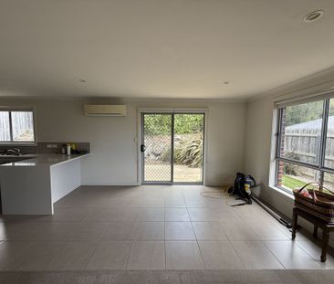 Tidy two bedroom unit, Live Here! - Photo 4