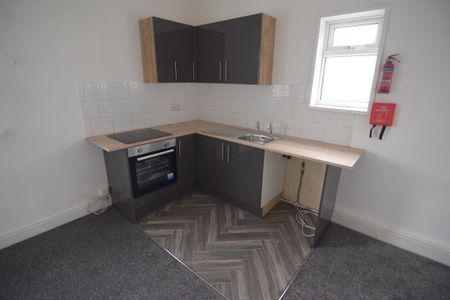 To Let 1 Bed Apartment - Photo 5