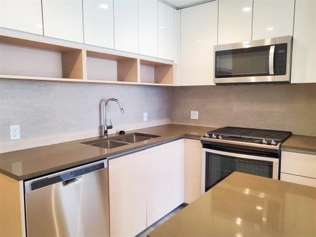 8850 University Crescent Crescent #517, Burnaby, BC V5A0C8 - Photo 4