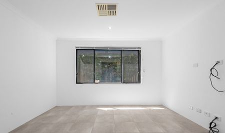 3 Bedroom House With Theater Room - Photo 5