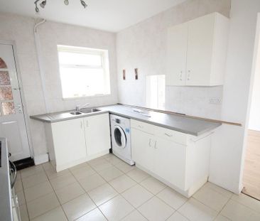 3 bedroom terraced house to rent - Photo 6