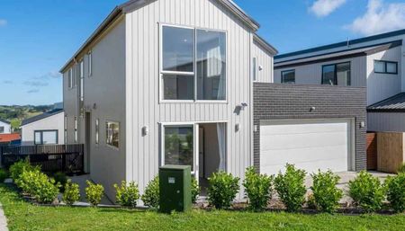 Park & Ride a short walk away - Photo 4