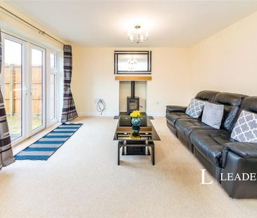 4 bedroom detached house to rent - Photo 3