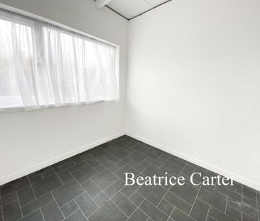 3 bedroom end of terrace house to rent - Photo 2