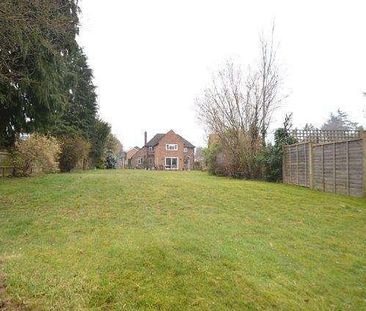 Bedroom Detached House In Milford, GU8 - Photo 4