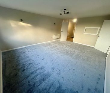 2 Bed Flat, Moorfield Court, B73 - Photo 1