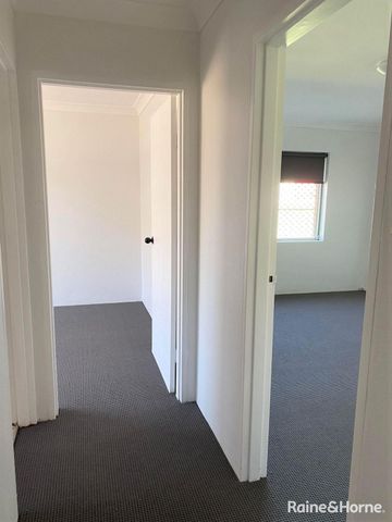 Spacious 2 Bedroom unit - Photo 5