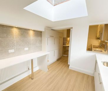 9 bedroom property to rent - Photo 2