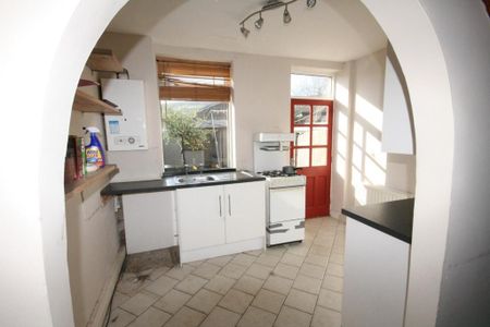 2 bedroom terraced house to rent - Photo 5