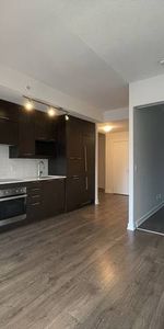 STUDIO ON RICHMOND: Large 1 Bedroom+Den Condo For Rent Toronto - Photo 4