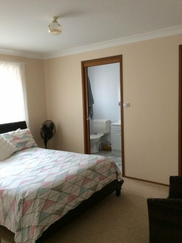 Absolutely! Here’s the updated rental advert: Spacious 3-Bedroom Home with Modern Comforts in South Tamworth - Photo 2