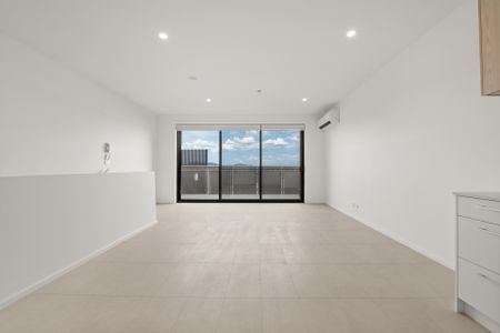 Pretty Awesome - Photo 3